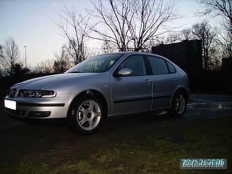 Seat Leon Sport 1,8 20V *SOLGT - Seat Leon by night, fra en anden vinkel.. billede 3