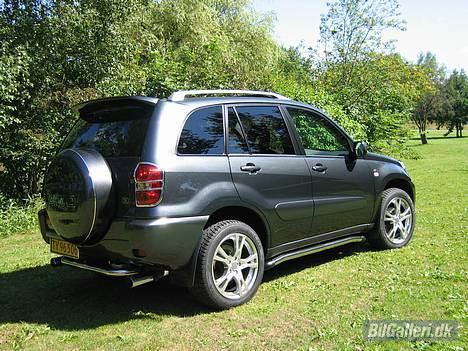 Toyota RAV4 Wave " SOLGT" - Så kom sidebars og bagbøjle endelig på... billede 2