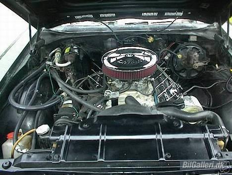Oldsmobile Cutlass  - V8  på 5.7 liter. billede 4
