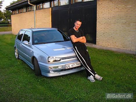 VW Golf III GL *SOLGT* - Et sidste billede med min golle... :-S billede 1
