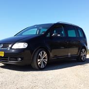 VW Touran "Highline" DSG Van