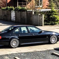 BMW E39 530i