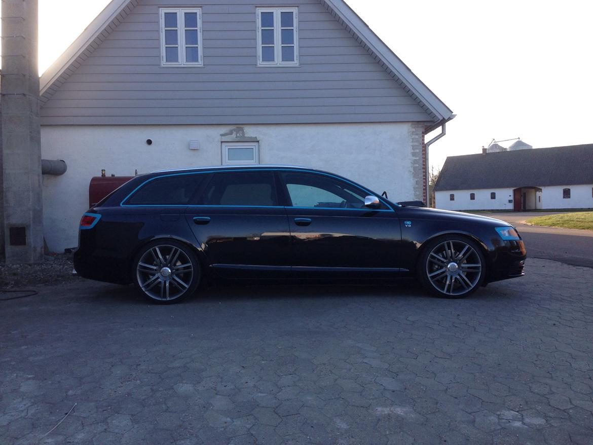 Audi A6 Avant quattro 4.2 billede 9