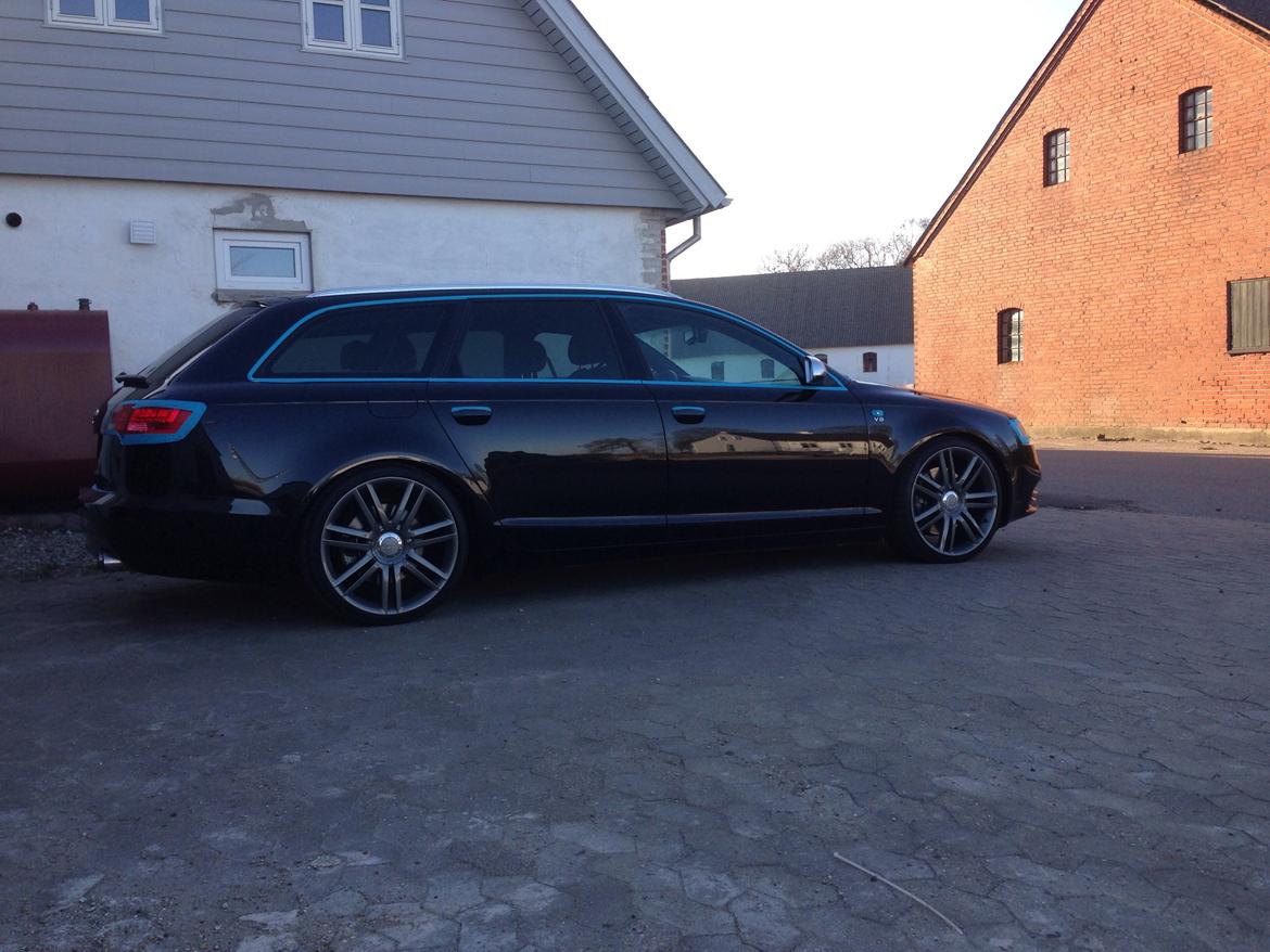 Audi A6 Avant quattro 4.2 billede 8