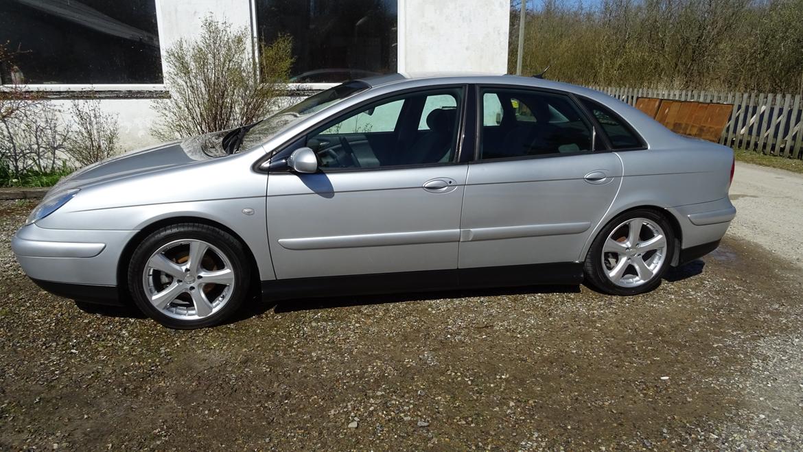 Citroën C5 2.0i 16V Prestige SOLGT - undervognen i laveste position.  billede 8