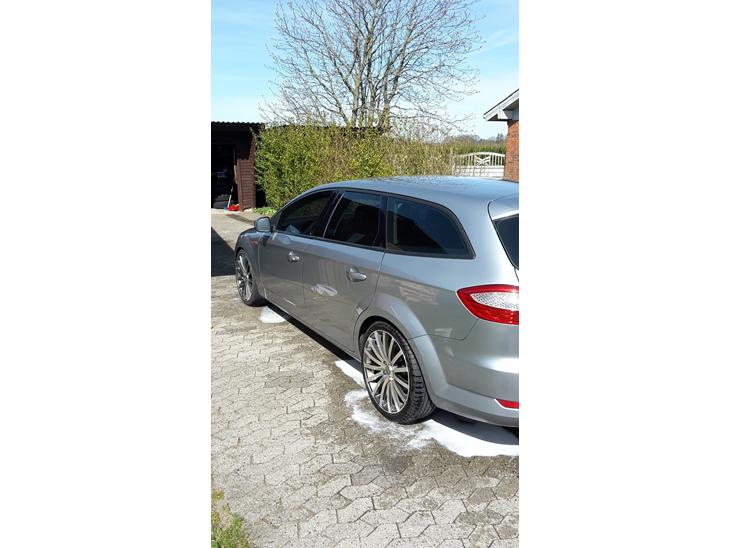 {{currentPhoto.altText}} billede {{currentPhoto.number}}