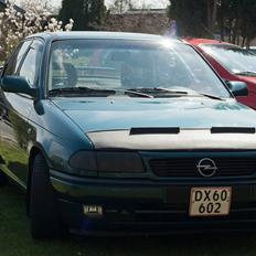 Opel Astra f sedan