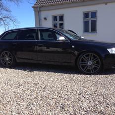 Audi A6 Avant quattro 4.2