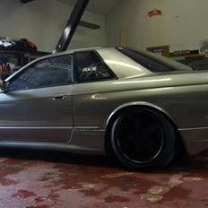 Nissan skyline r32 gtst