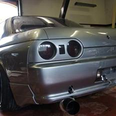Nissan skyline r32 gtst