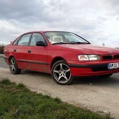 Toyota Carina E 1.6 16V L/B (Skrottet)