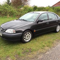 Toyota Avensis 1.8 VVT-I 16V