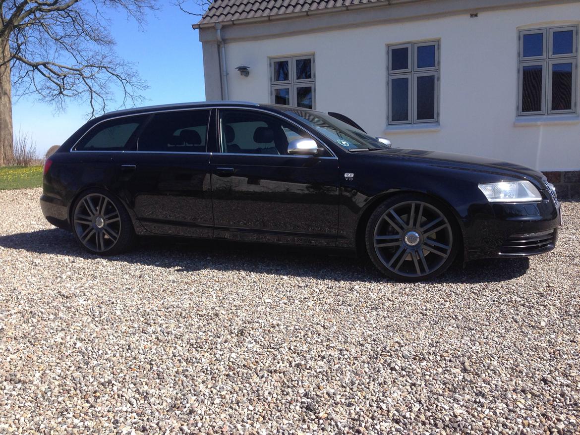 Audi A6 Avant quattro 4.2 billede 1