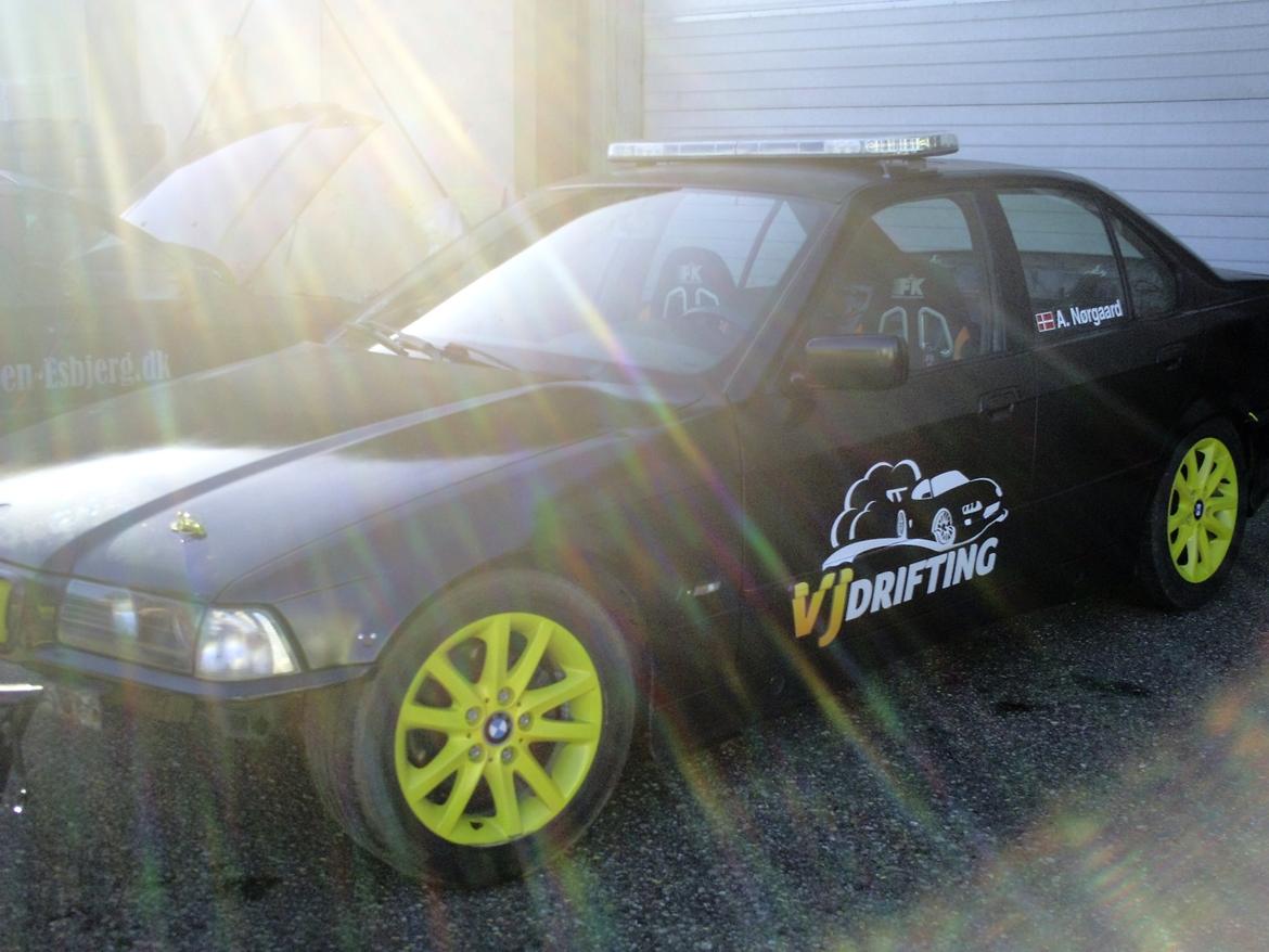 BMW 320i (*Driftbil*) reservebil ((SOLGT)) billede 1