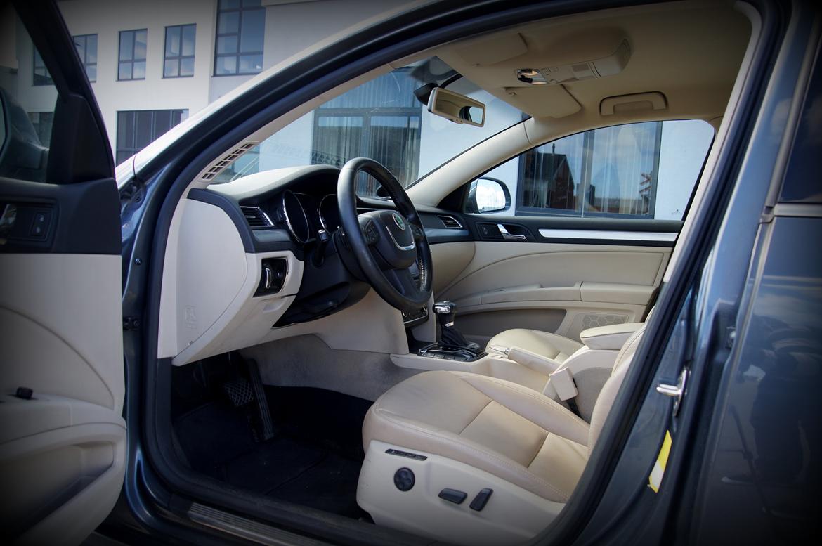 Skoda Superb 2.0 TDI DSG F1 Twindoor  billede 9