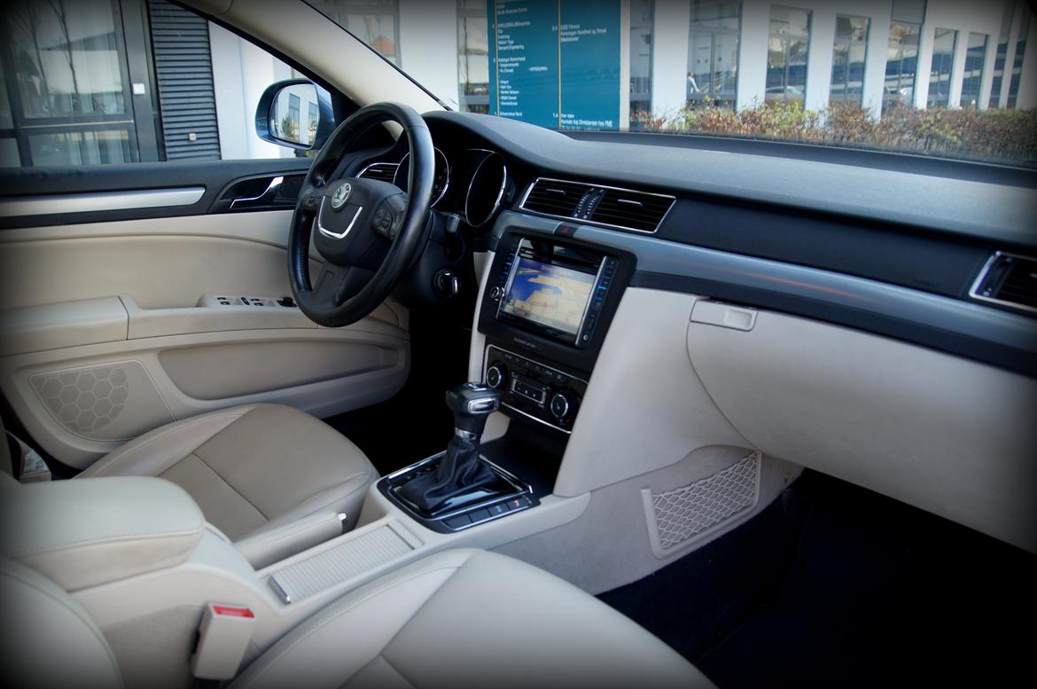 Skoda Superb 2.0 TDI DSG F1 Twindoor  billede 6