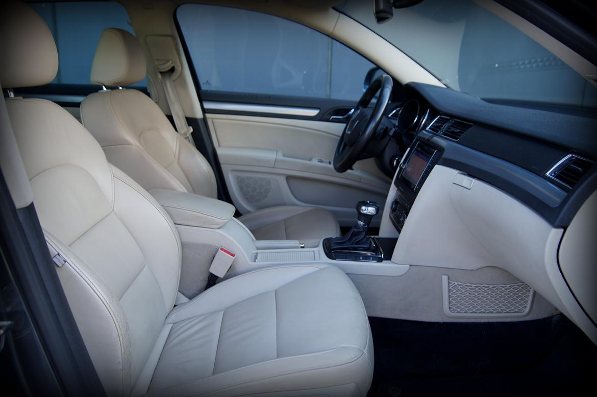 Skoda Superb 2.0 TDI DSG F1 Twindoor  billede 23
