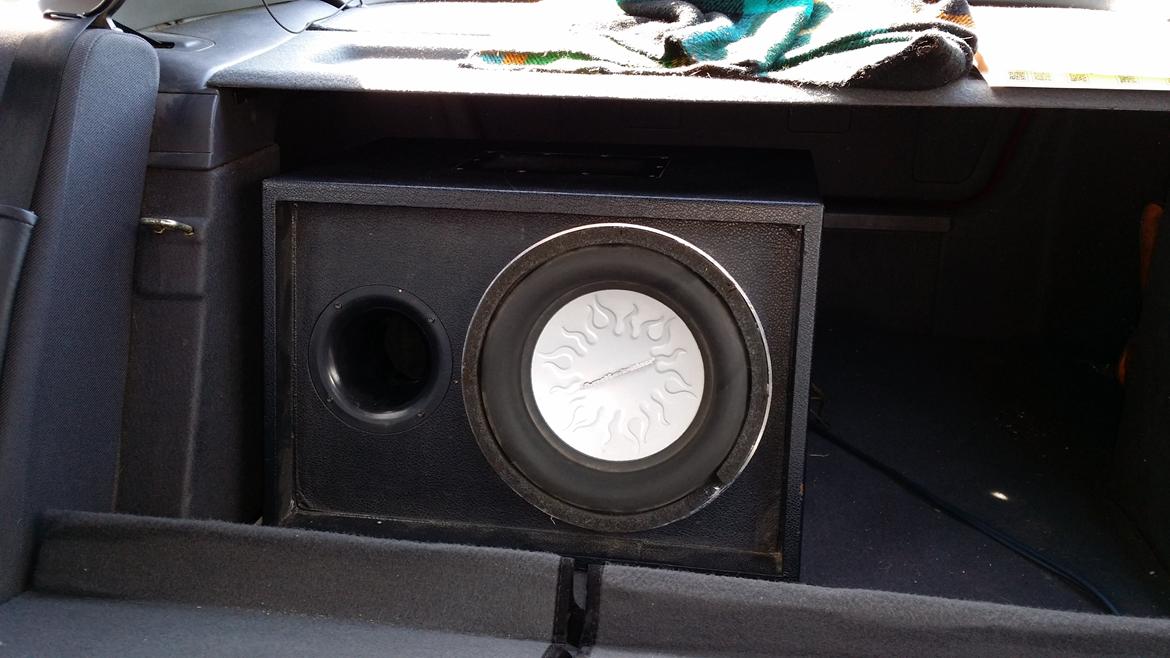 Toyota Carina E 1.6 16V L/B (Skrottet) - Ved godt det ikke er den bedste, men den er bedre end den gamle! Og den var gratis! billede 15