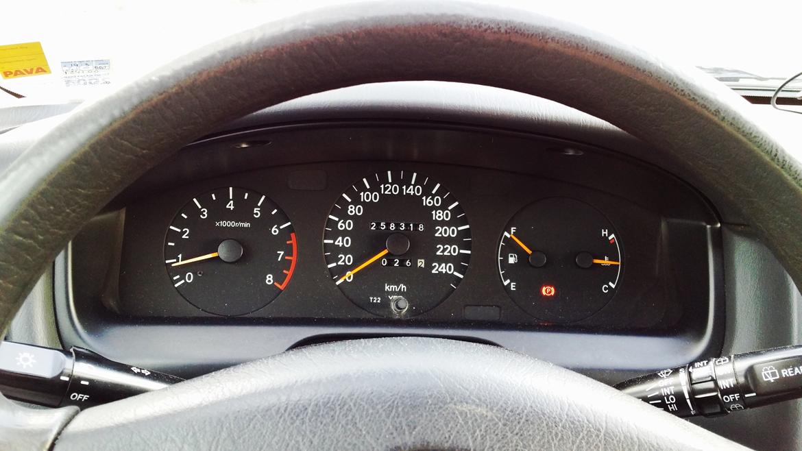 Toyota Carina E 1.6 16V L/B (Skrottet) billede 11