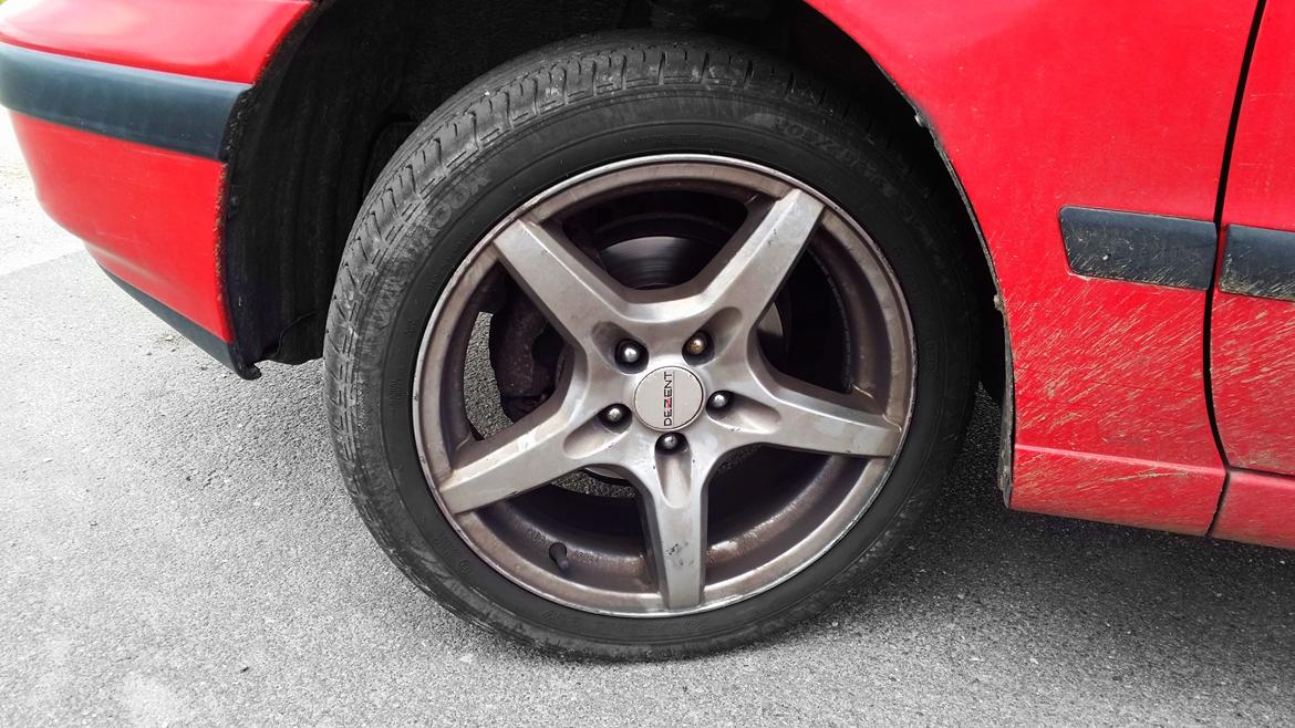 Toyota Carina E 1.6 16V L/B (Skrottet) billede 9