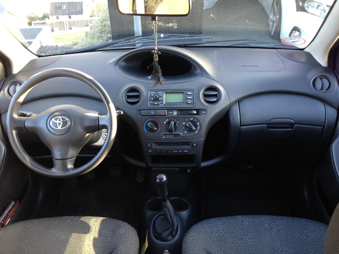 Toyota Yaris P1 1300 VVT-i  "Kone bilen" - Avensis står i garagen ;) billede 16