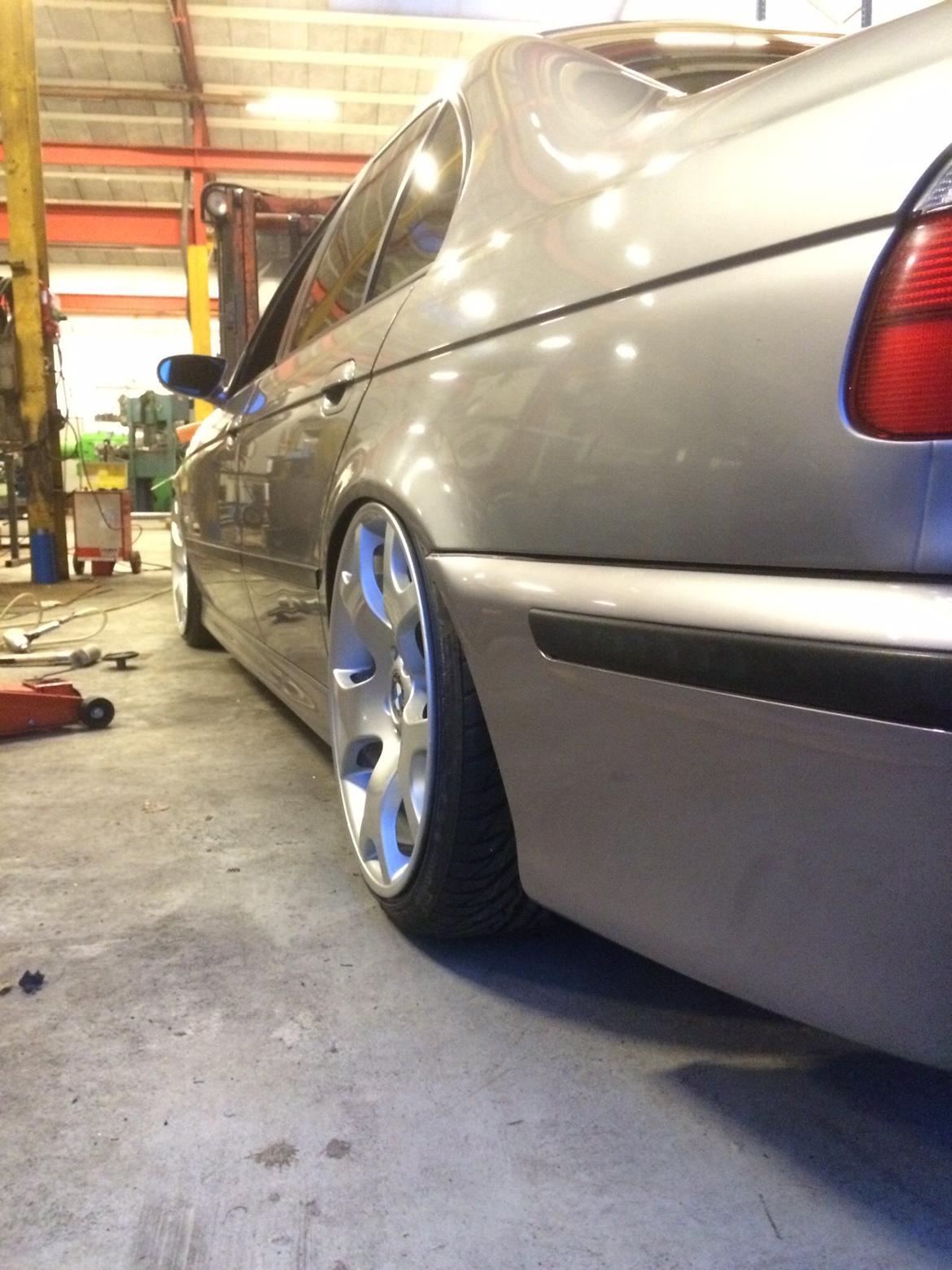 BMW E39 528ia solgt billede 4