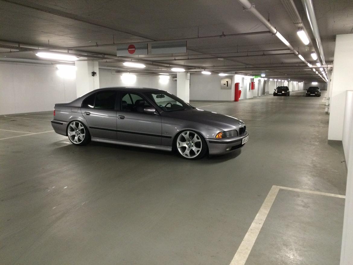 BMW E39 528ia solgt billede 3