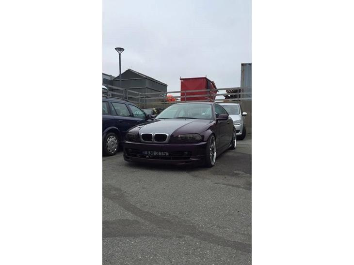 {{currentPhoto.altText}} billede {{currentPhoto.number}}