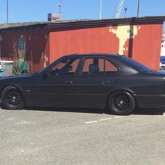 BMW E34 V8