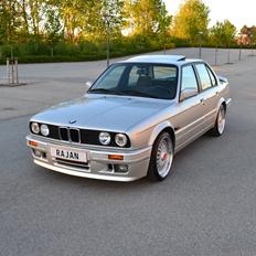 BMW E30 320I M-Tech II 