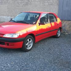 Peugeot 306