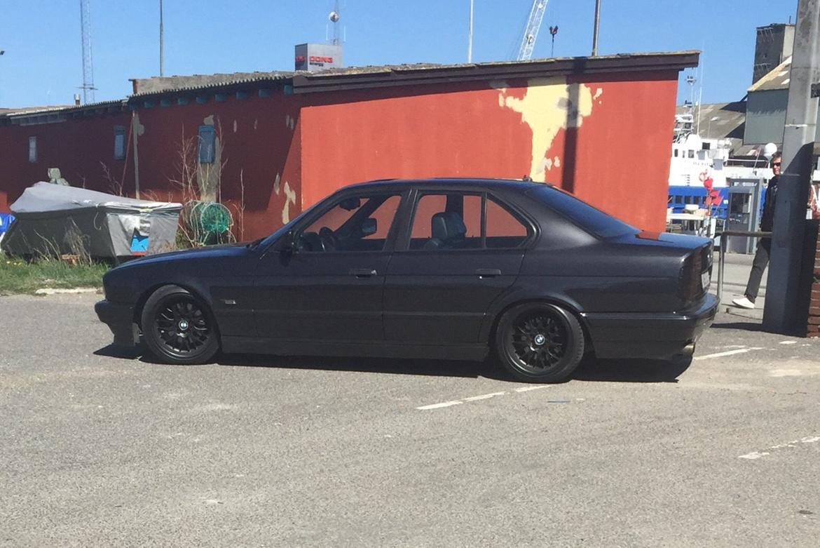 BMW E34 V8 billede 1