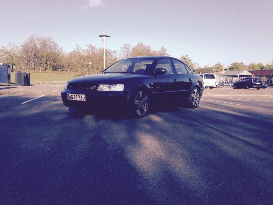 VW Passat 1,8 20 V (-->SOLGT<--) billede 1