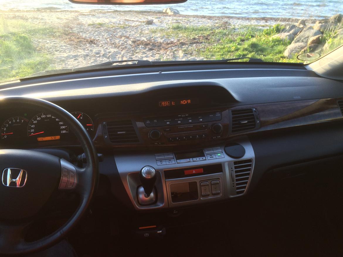 Honda FR-V 2.0i Executive Van billede 2