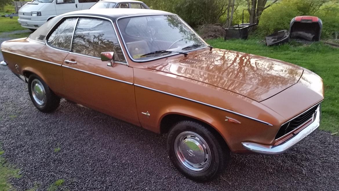 Opel Manta a (solgt ) billede 2