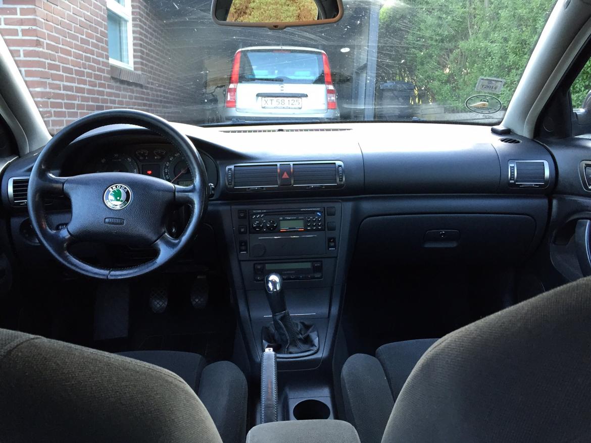 Skoda SuperB 1.9 tdi 130hk - lig førerstation billede 7