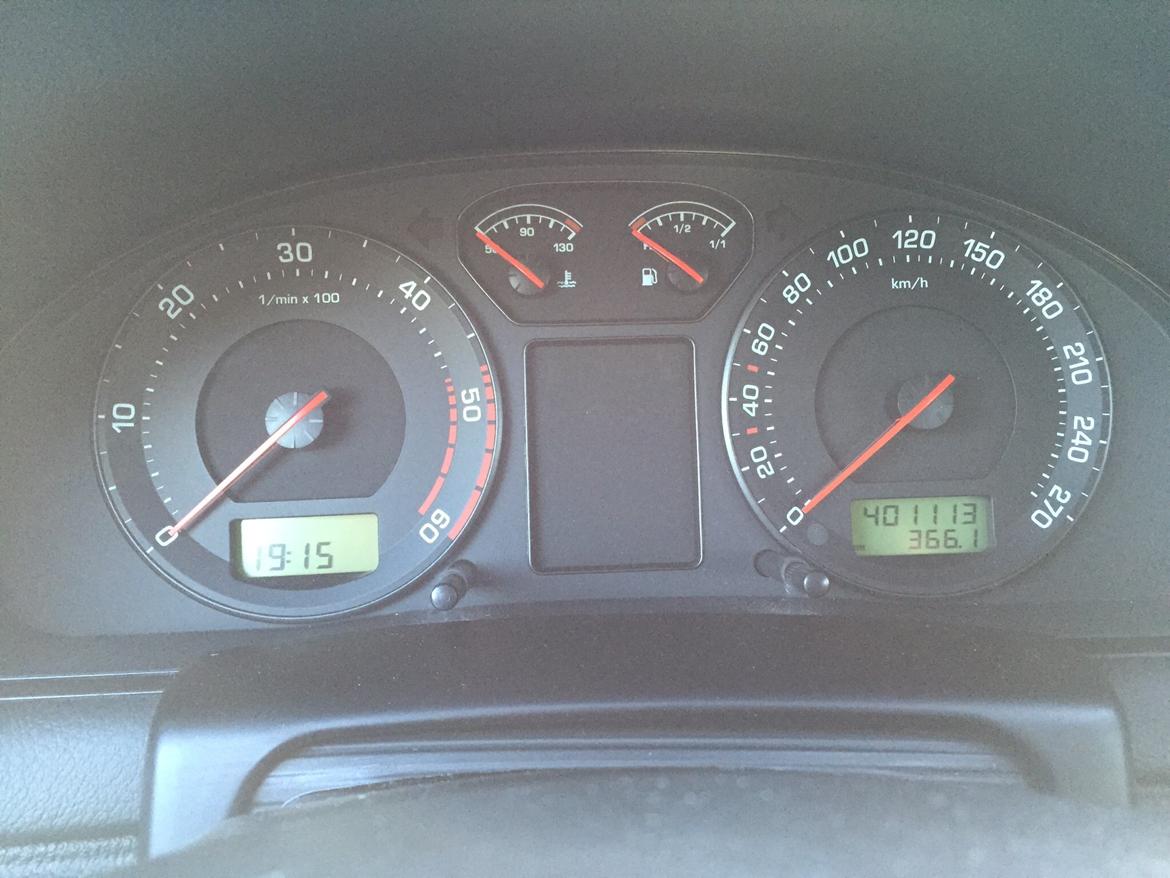 Skoda SuperB 1.9 tdi 130hk - lige kørt til. billede 17