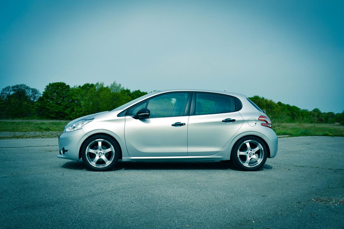 Peugeot 208 billede 2