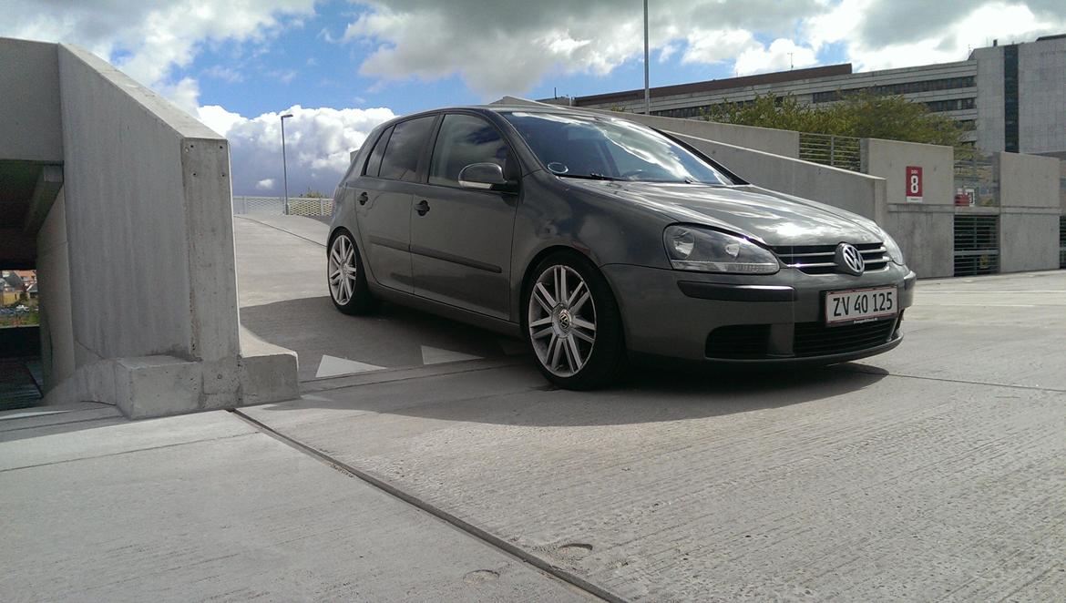 VW Golf 5 1.6 FSI Comfortline billede 2