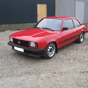 Opel Ascona B 2.0 E