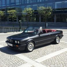 BMW E30 320i Cabriolet