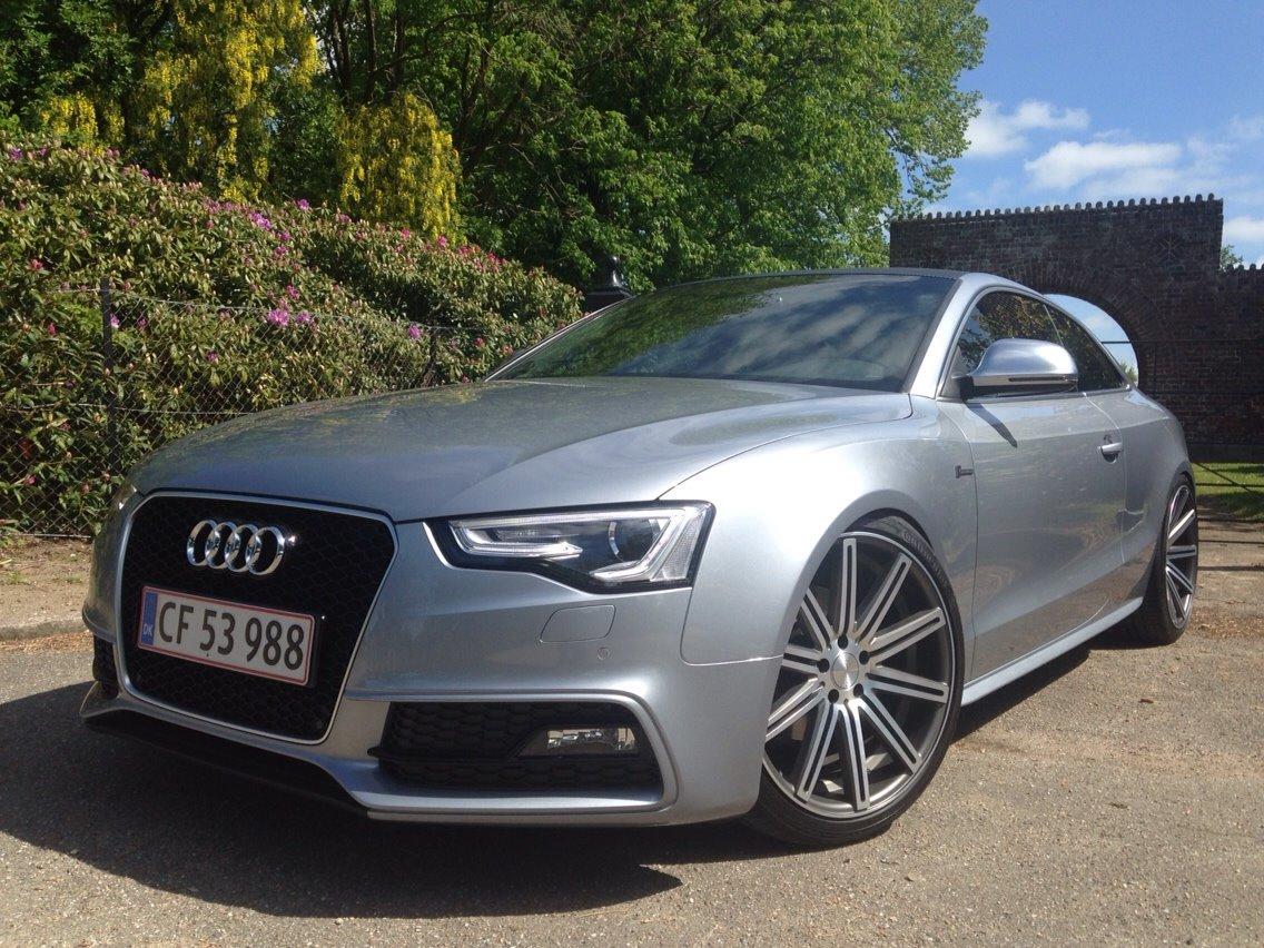 Audi A5 Coupe S-line Plus - Original RS5 Grill glossy black billede 3