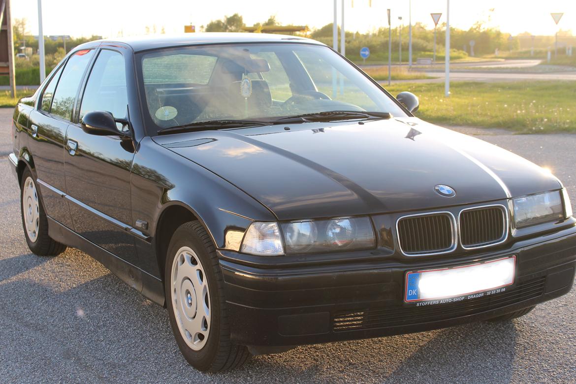 BMW 320i E36 *SOLGT* billede 2