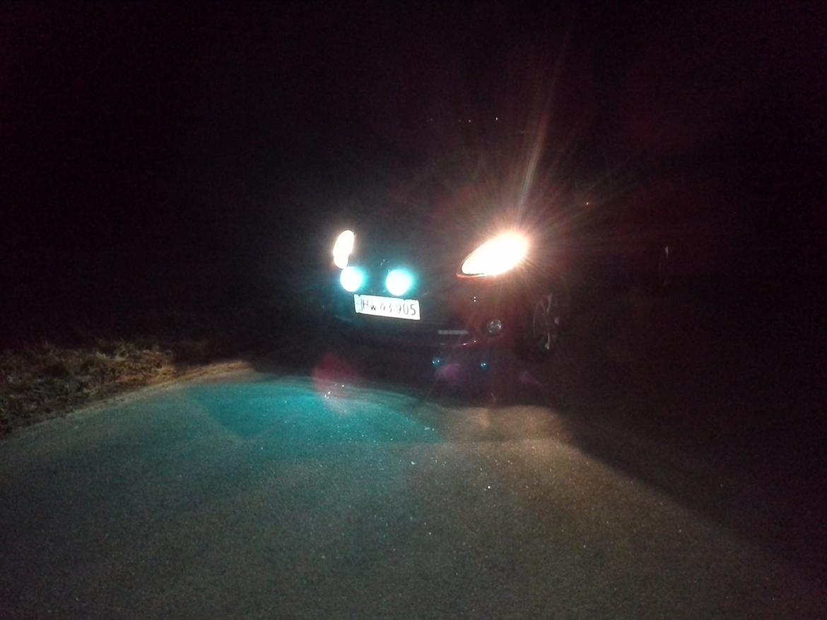 Toyota Aygo T2 Air Spice Edition - Australske Lightforce fjernlygter monteret, lækkert lys :-) (selvom Aygo faktisk har utroligt gode forlygter i sig selv) billede 15