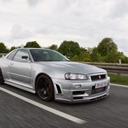 Nissan Skyline R34 GT-R