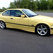 BMW 328i