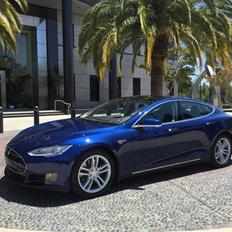 Tesla Model S 70D