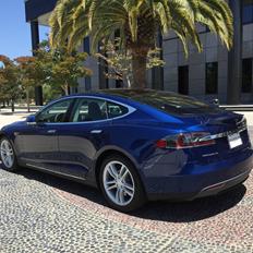 Tesla Model S 70D