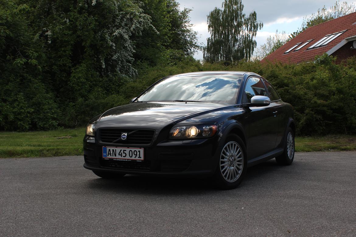 Volvo C30 T5 - Efter ny malet gril billede 8