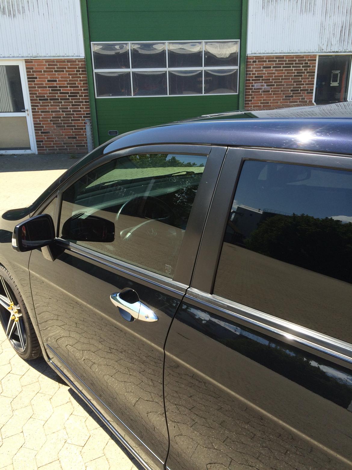 Honda FR-V 2.0i Executive Van - 50% foran 5% bagved billede 18